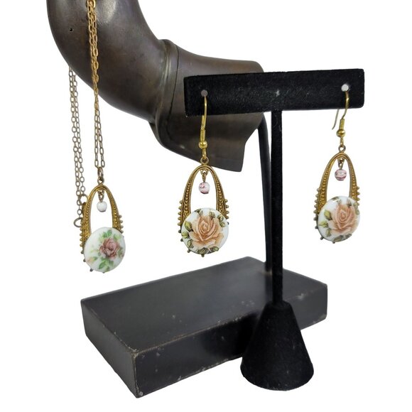 Unsigned Vintage Earrings & Necklace Set Cameo Pink Rose Porcelain Victorian - Picture 2 of 12